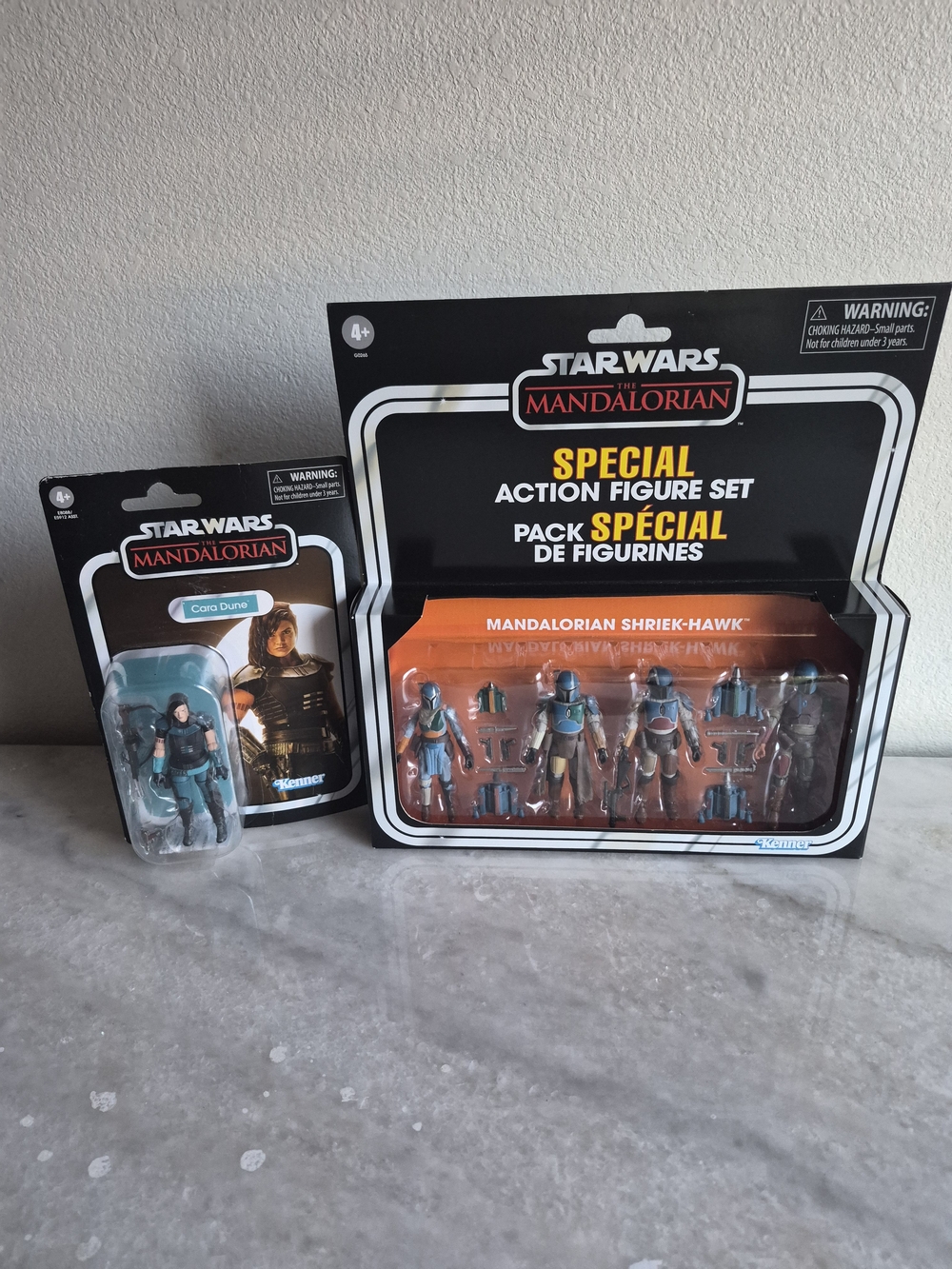 Star Wars The Mandalorian Special Action Figure Set - Orange & Teal